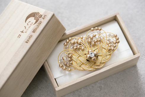 フラワービーズの帯留め