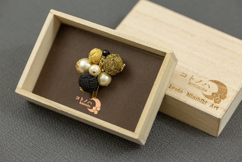 玉結びのポニーフック