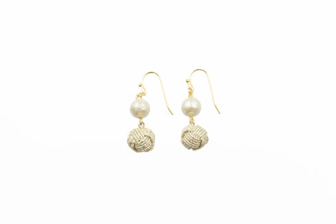 パール付き玉結びピアス/イヤリング【シルバーゴールド系】