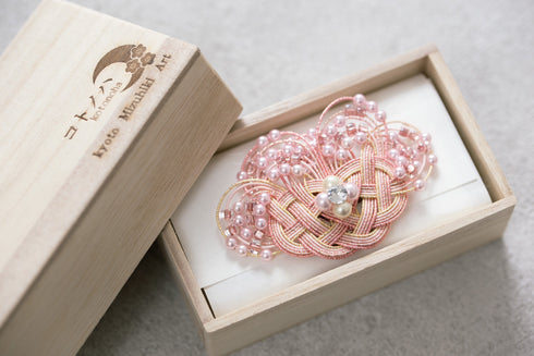 フラワービーズの帯留め