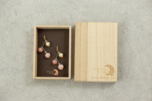 ショートジグザグ玉結び・ピアスイヤリング