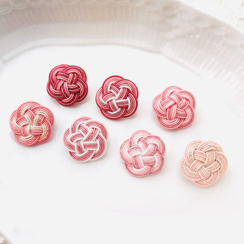 梅結びのブローチ・ピンク系