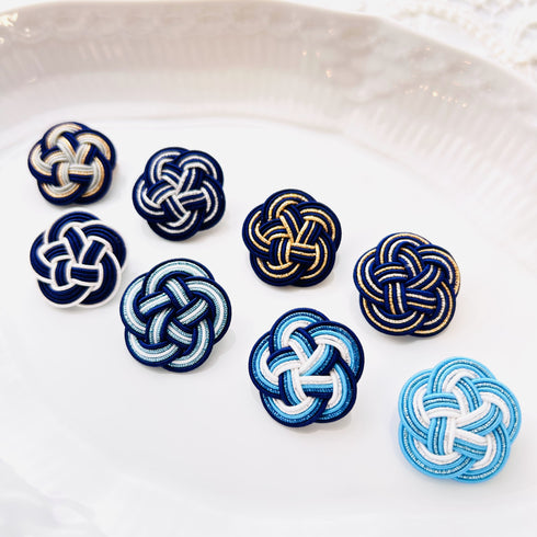 梅結びのブローチ・ネイビーブルー系