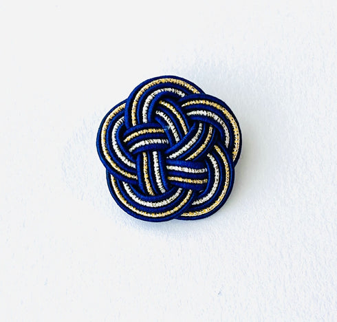 梅結びのブローチ・ネイビーブルー系