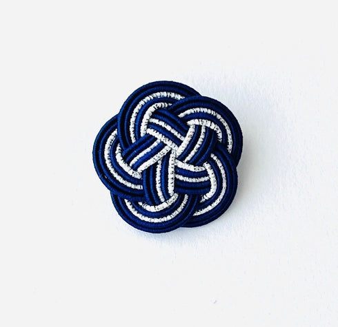 梅結びのブローチ・ネイビーブルー系