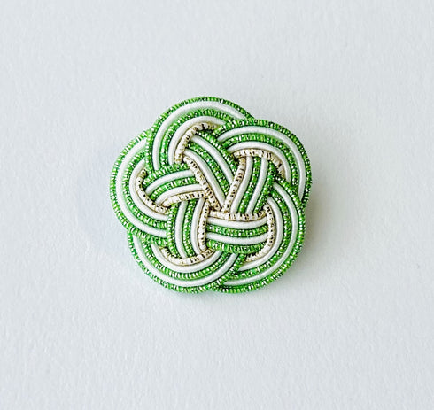 梅結びのブローチ・グリーン系