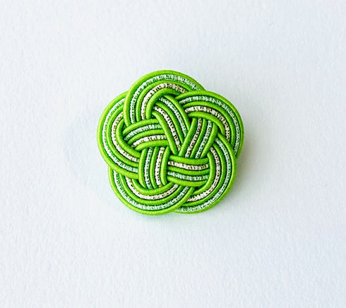 梅結びのブローチ・グリーン系