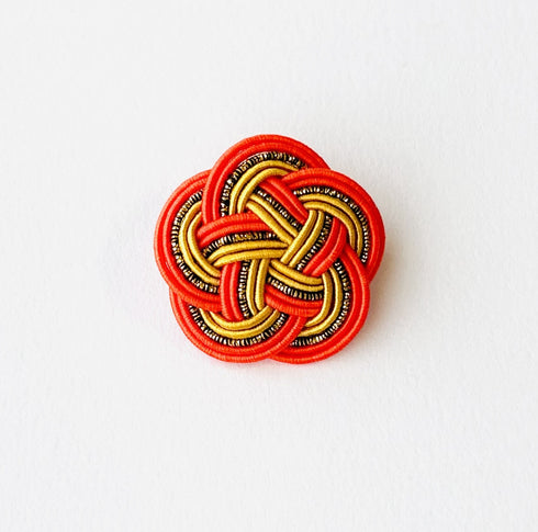 梅結びのブローチ・レッド系