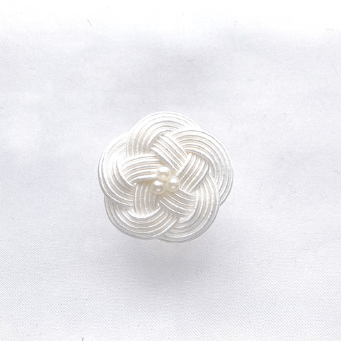 パール付梅結びのブローチ