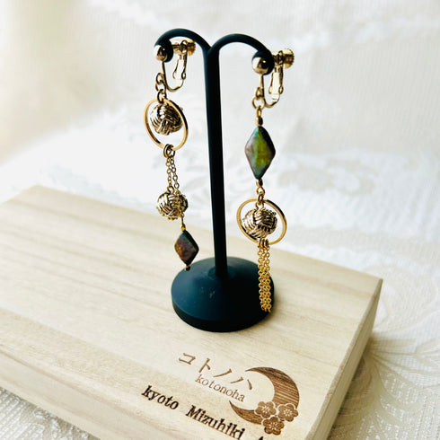 淡水パールのアシンメトリーピアスイヤリング