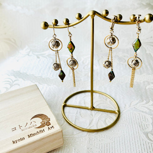 淡水パールのアシンメトリーピアスイヤリング