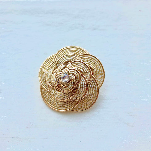 カメリアのブローチ