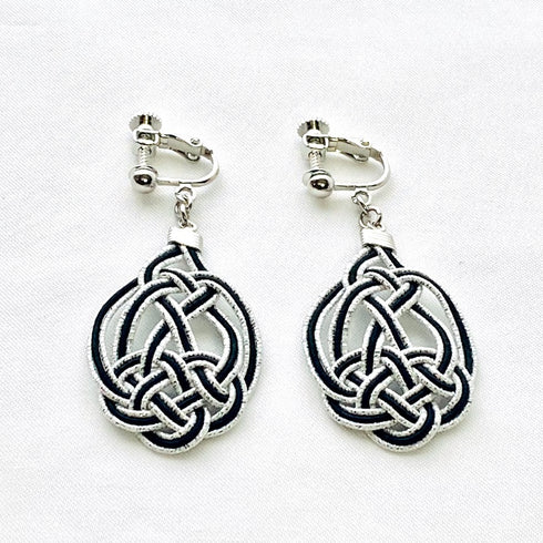 亀結びのピアスイヤリング