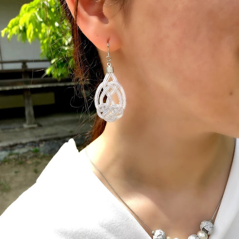 亀結びのピアスイヤリング