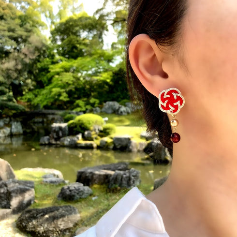 パール雫の梅結びピアスイヤリング【ゴールド系】