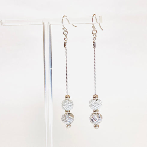 玉結びのロングピアスイヤリング